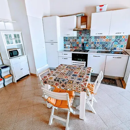 Margus Apartment Punta Braccetto Exterior photo